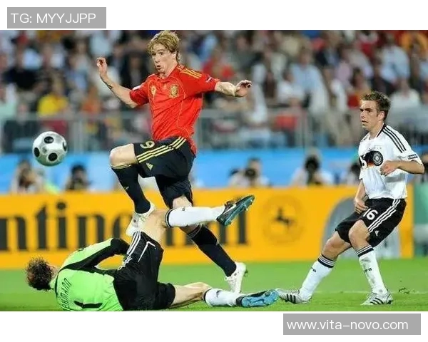 法国黑人光头足球明星的传奇人生与赛场风采揭秘